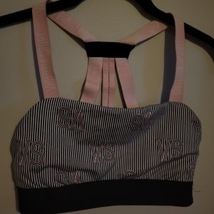 Victoria sport sports bra